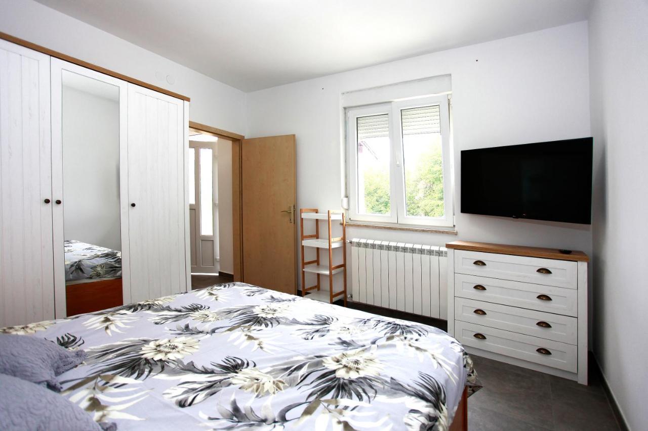 Viridis Apartment Pula Ngoại thất bức ảnh